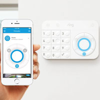 Alexa может включать домашнюю систему безопасности включая Amazon Ring Alarm