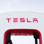 Tesla подняла цены на электрические заправки для автомобилей