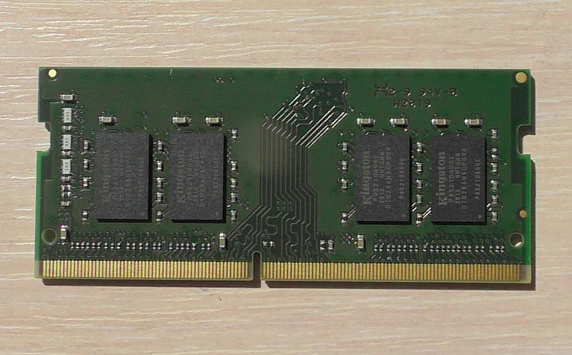 Kingston 8 GB SO-DIMM DDR4 2400 KVR24S17S8/8 